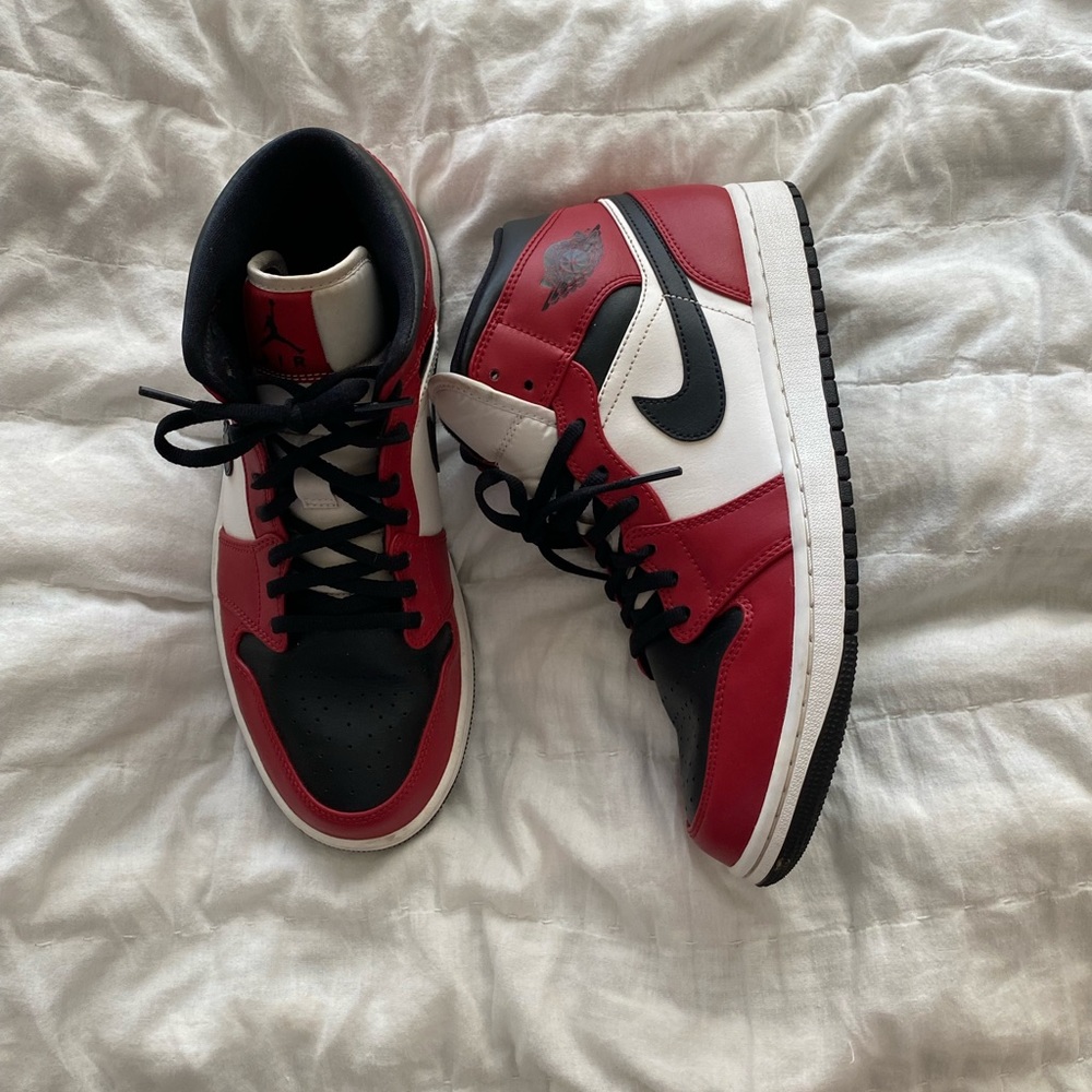 Jordan 1 Mid